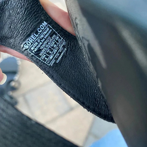 Sorel black leather flat sandal size 8 - Picture 6 of 6